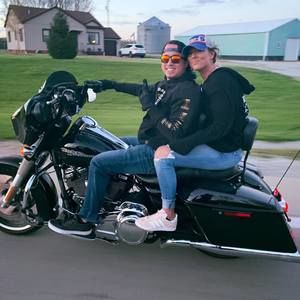 Meet your Posher, Levi